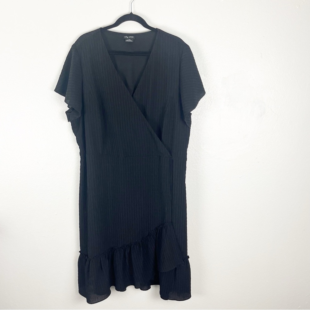 CITY CHIC Black Tranquil Flounce Hemline Short Sleeves V-Neck Dress, Size 20